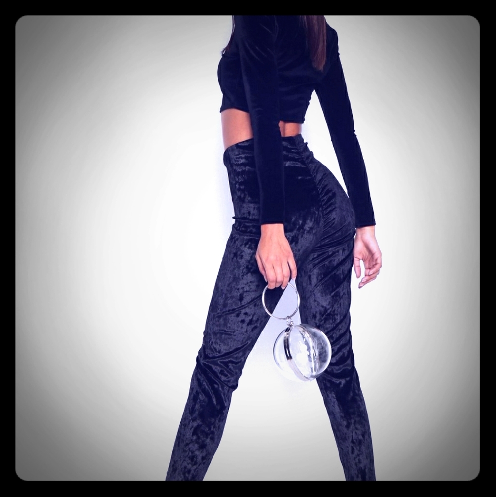 Ruched Bum Velvet Leggings